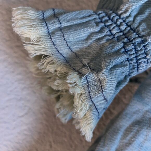 Pilcro Anthropologie Western Antique Denim Smocked Crop Frayed Button Blouse M - Picture 11 of 13